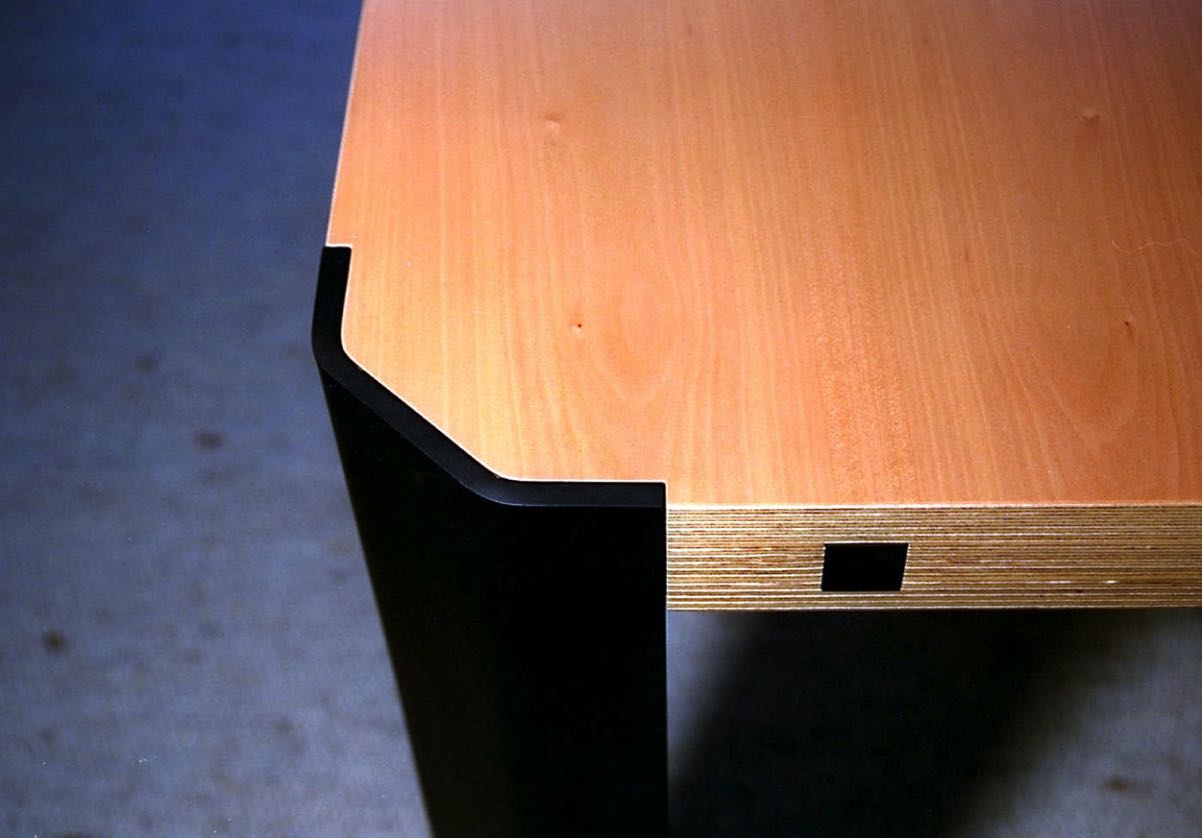 Tisch U1,  220 x 90 cm, mit Auszug